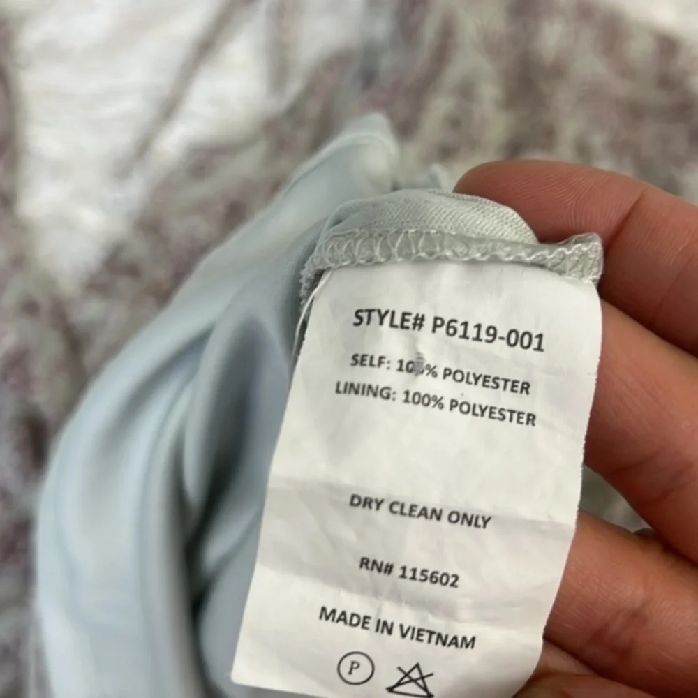 LUSH FLORAL‎ ROMPER - Picture 7 of 7